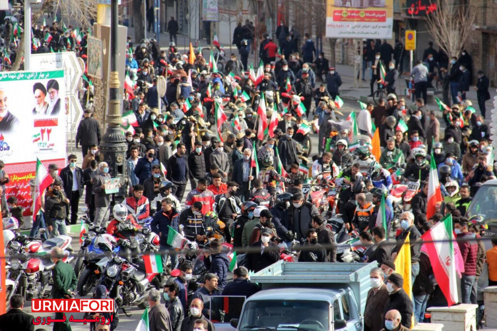 راهپیمایی باشکوه خودرویی و موتوری ۲۲ بهمن در ارومیه