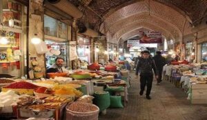 گلایه مردم در ارومیه از عدم نظارت بر قیمت‌ها/ دست دلالان باید قطع شود