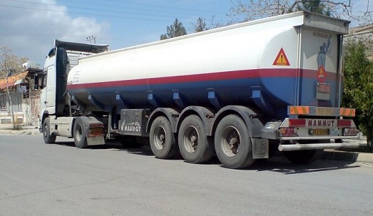 اجازه تردد کامیون‌های حامل مواد سوختی در مرز تمرچین صادر شد